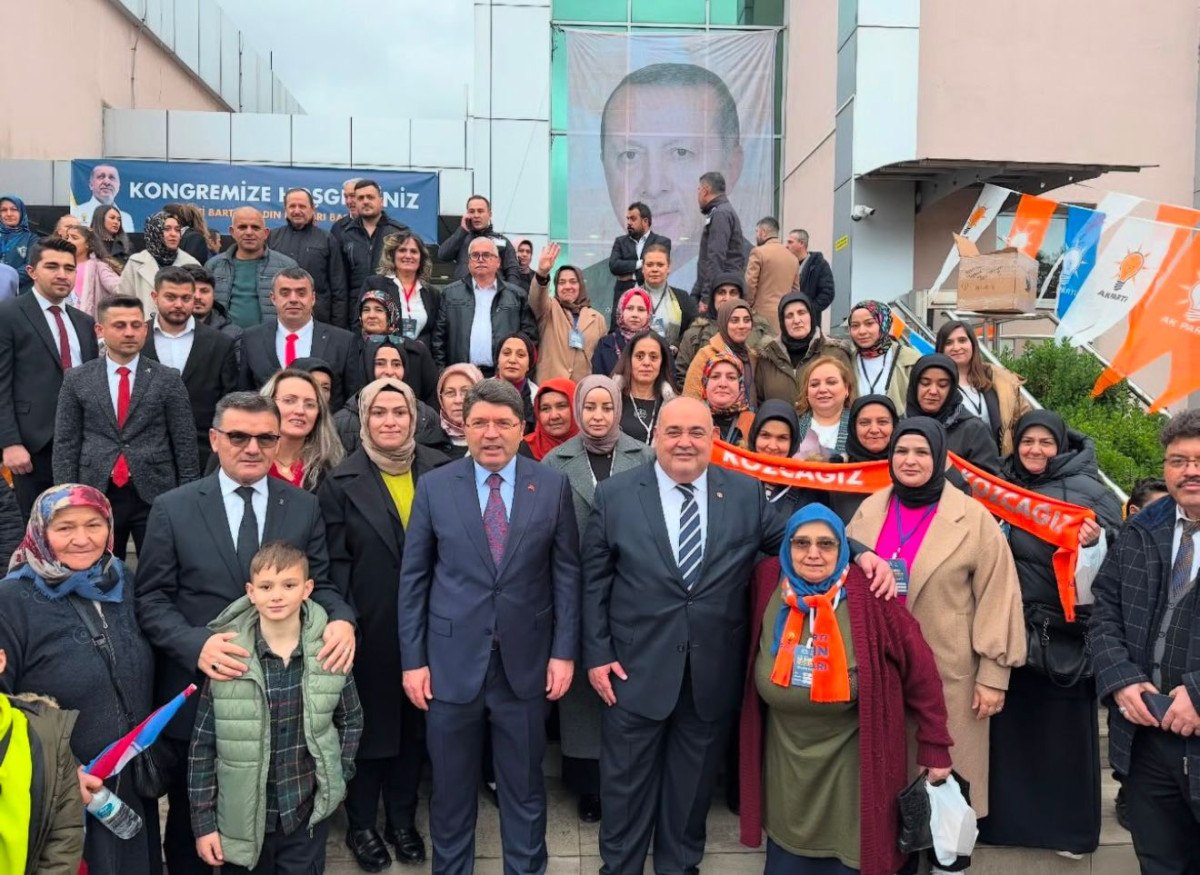 adalet bakani yilmaz tunc simdi sira teroru silahlariyla beraber tarihe gommekte 0 QOGh6Btv