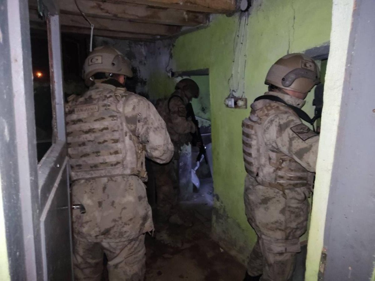 agrida operasyon 53 duzensiz gocmen yakalandi 0 kPOFi36T