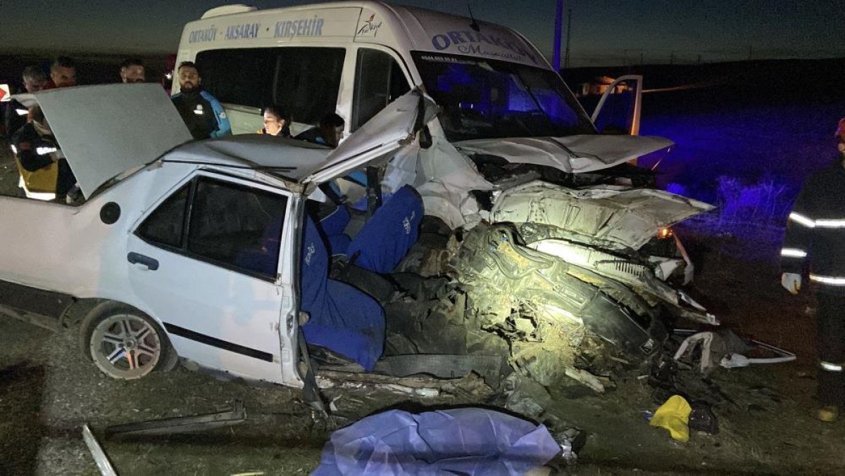 aksarayda otomobil ikiye bolundu baba ve kizi can verdi 3 b6UMZNfF