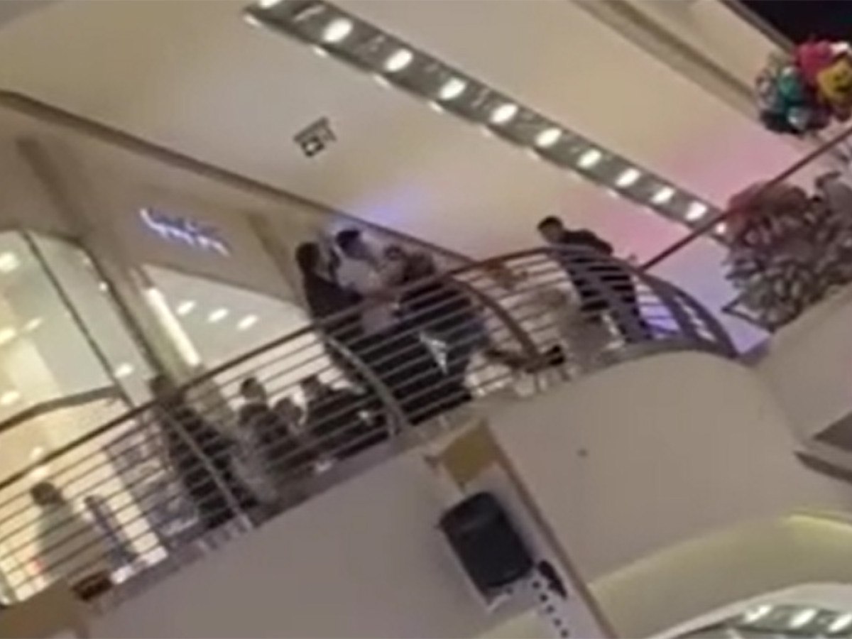 ankarada avmde tekme ve yumruklar havada ucustu 0 kyLuzfCs