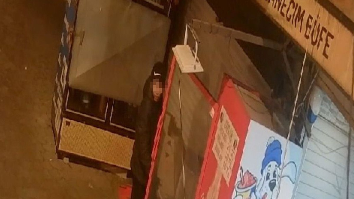 ankarada ayni gece 3 bufede icecek hirsizligi 0 ZMRL6IOO