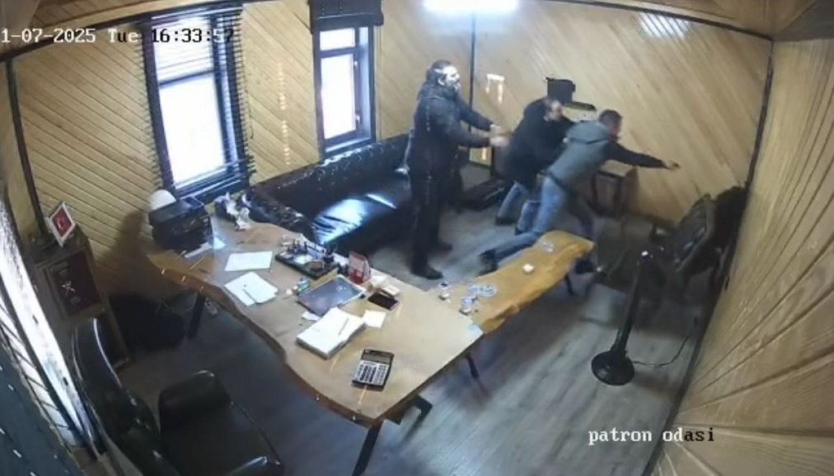 ankarada fabrika sahibine dogrulttugu silah tutukluk yapti 0 OsUQzLM6