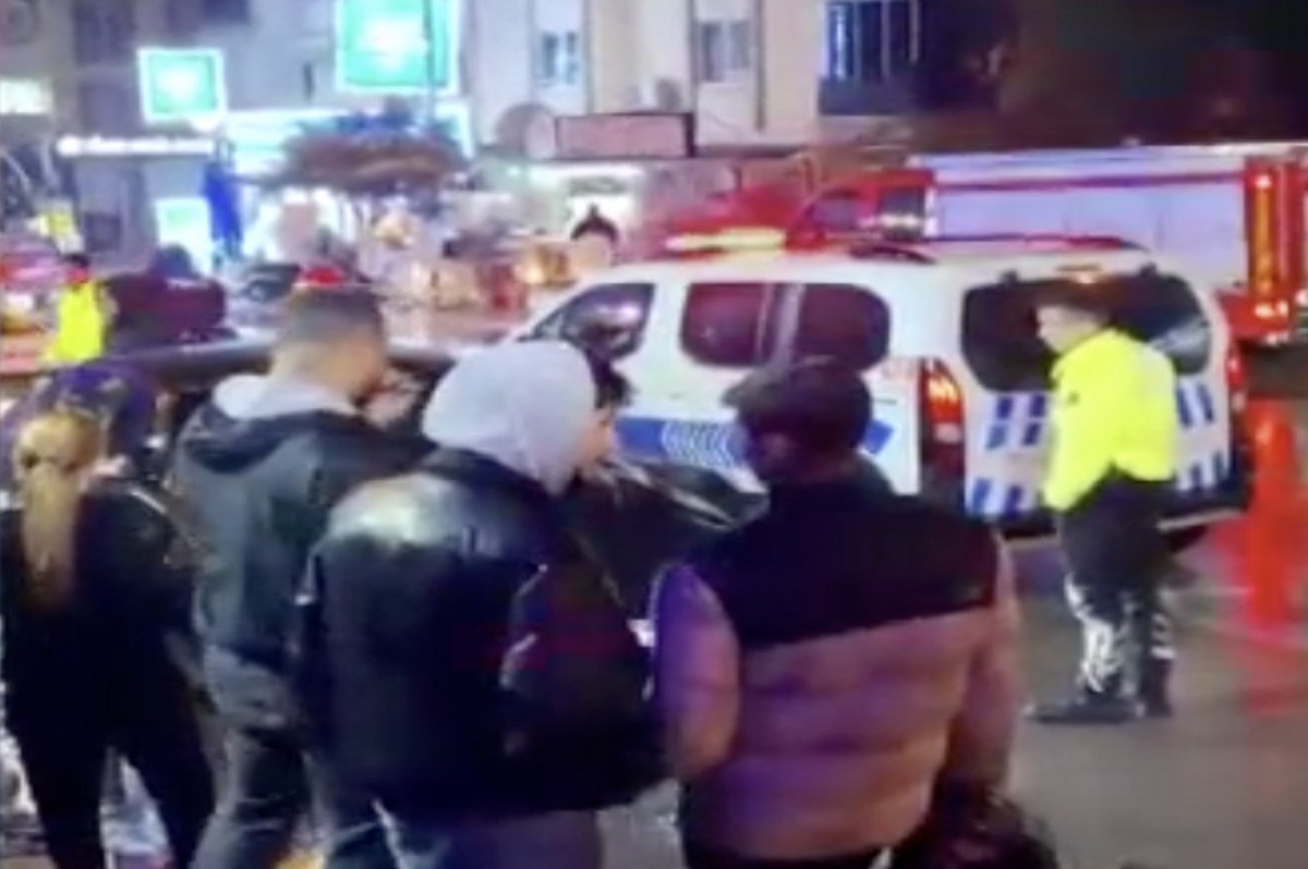 antalyada aracinda hareketsiz yatan surucu kendini uyandiranlara kizdi 3 Db94kJZm