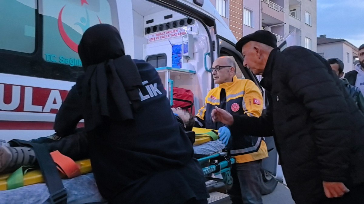 bursada minibusun carptigi cocuk yaralandi 0 XCdRbhwD