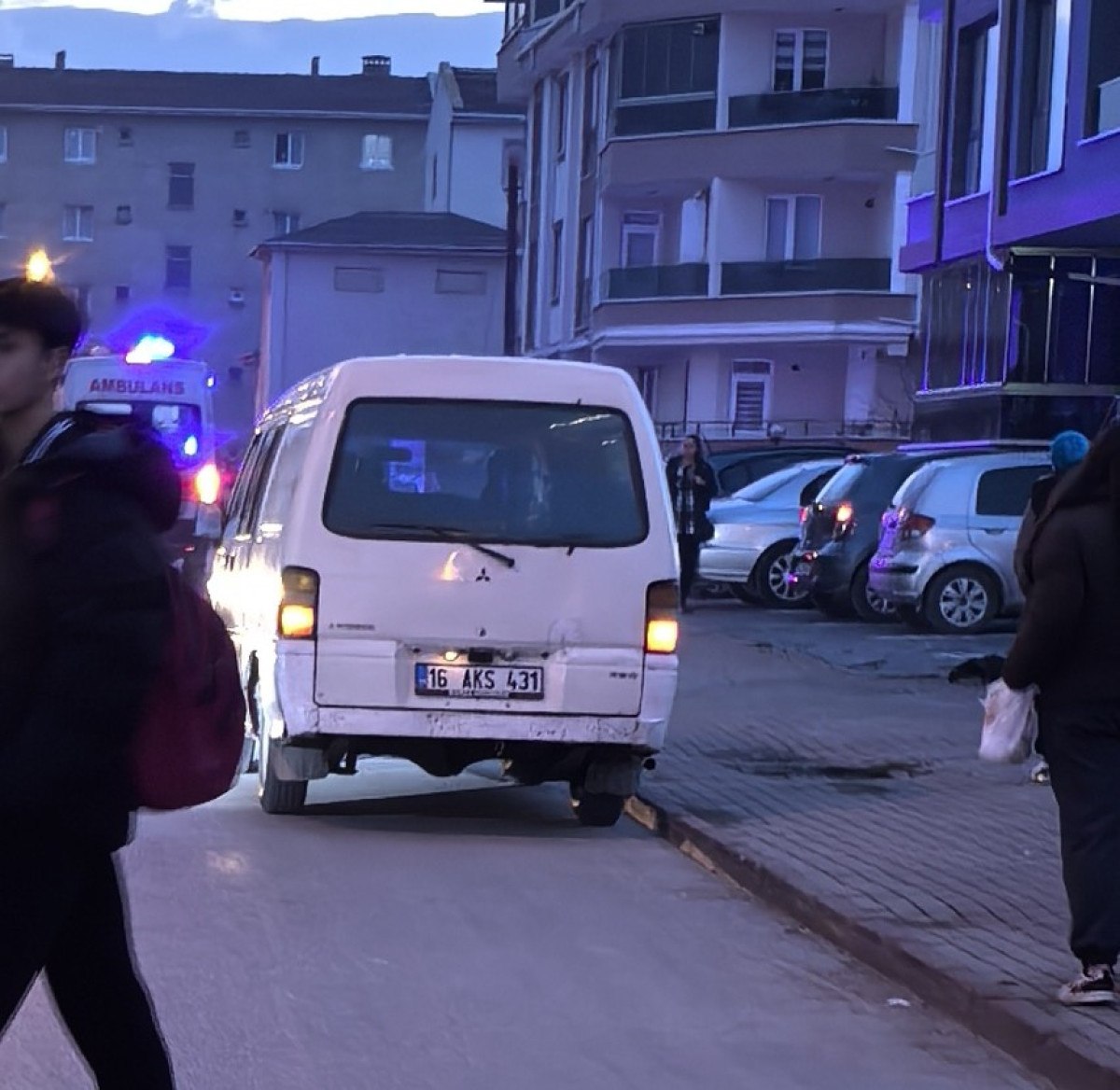 bursada minibusun carptigi cocuk yaralandi 1 rm5e9vQP