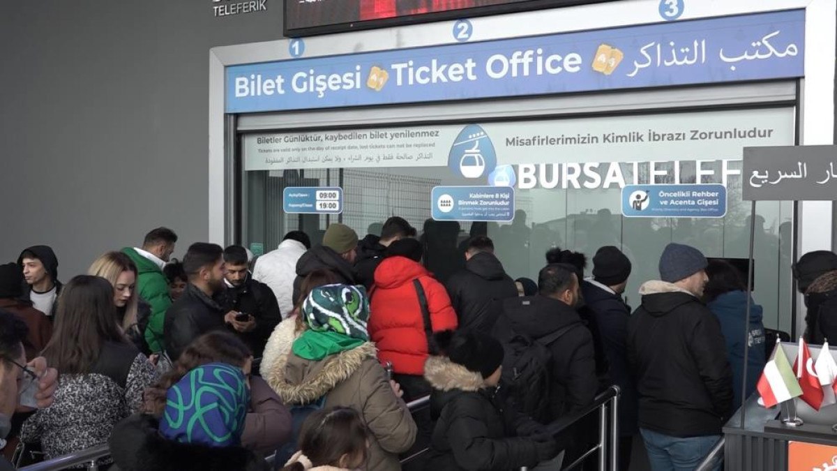 bursada uludaga cikmak isteyenler metrelerce kuyruk olusturdu 3 KsJudIDF