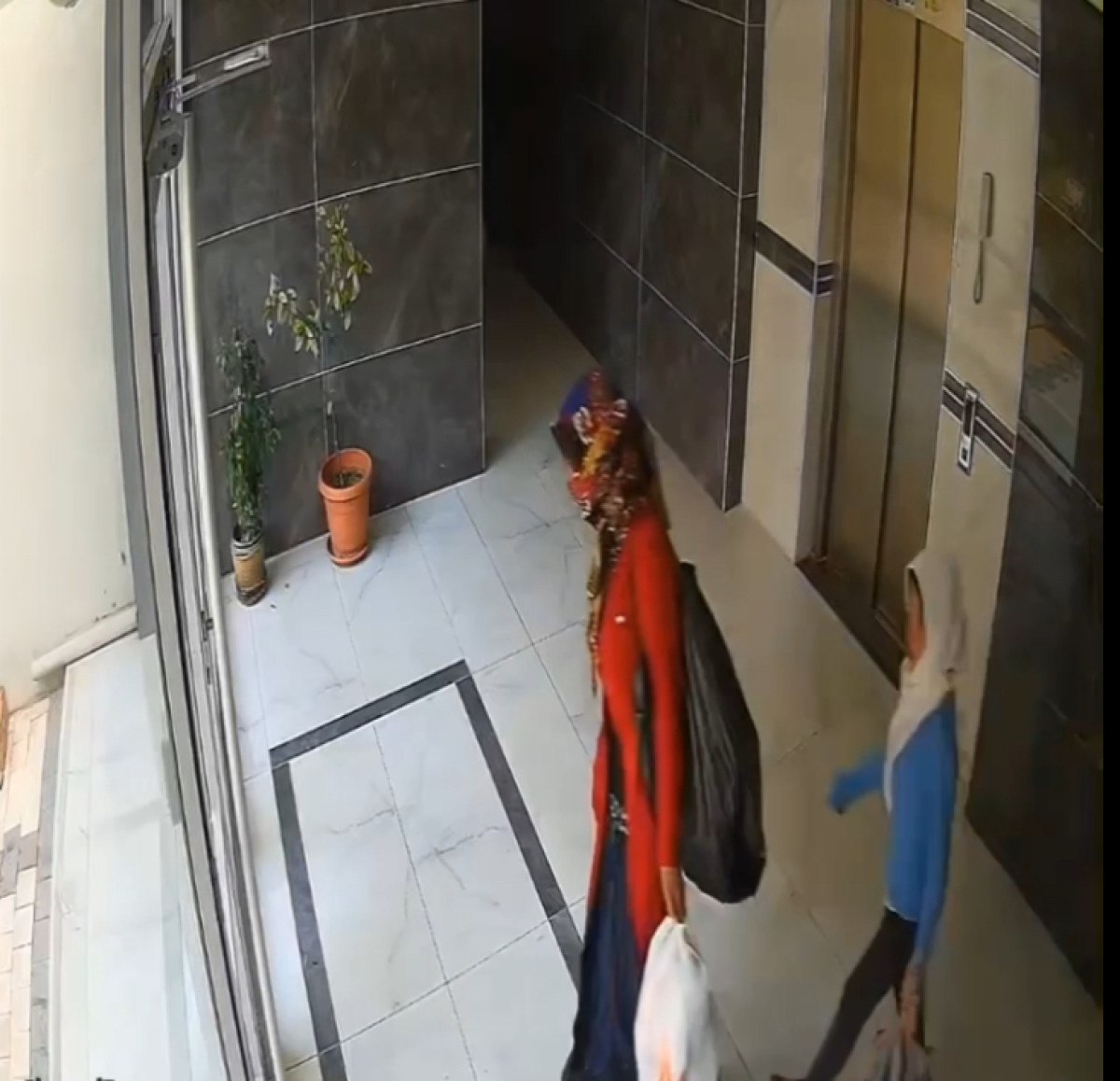 diyarbakirda bohcaci gibi davranan hirsizlara baskin 14 tutuklama 2 JTenPzaO