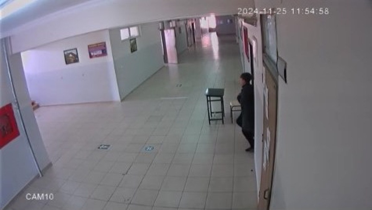 diyarbakirda nobetci ogrenci koridorda halay cekti 1 7PYJGiT7