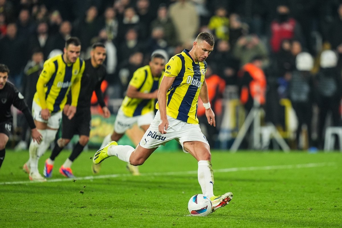 fenerbahcede edin dzeko penalti kacirdi 0 f9CQ4Wtb