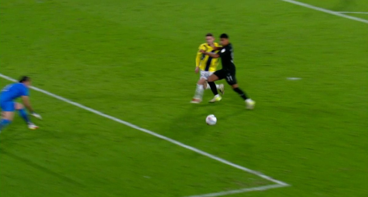 fenerbahcede edin dzeko penalti kacirdi 3 BDzJspL6