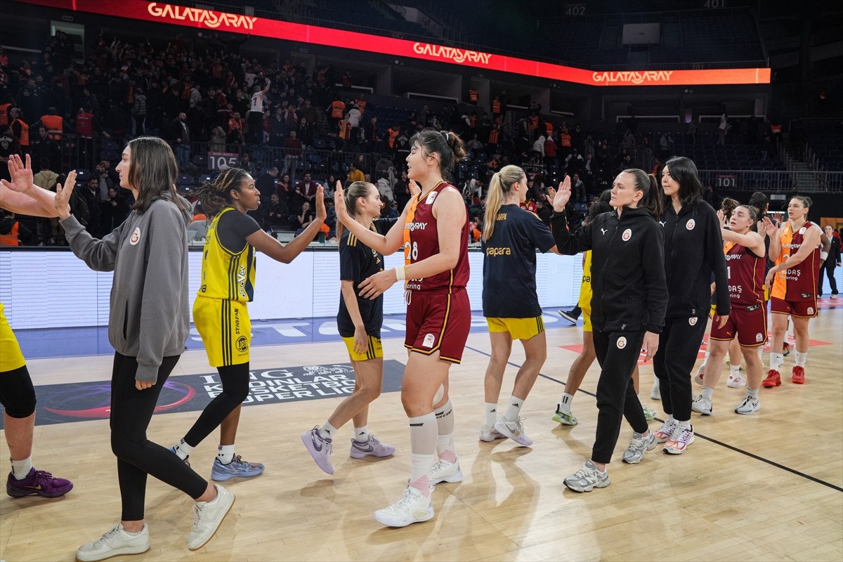 fenerbahceden galatasaray basantrenoru ekrem memnuna tepki 1 IN8CfWe2
