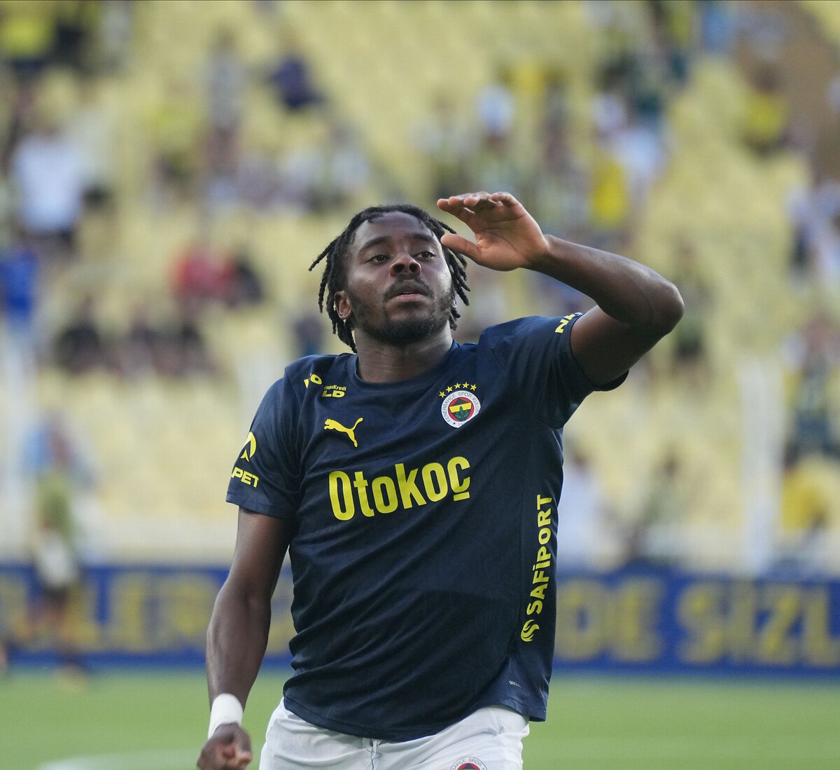 Fenerbahçe'den Osayi Samuel'e son teklif: Yıllık 2 milyon euro 1 fenerbahceden osayi samuele son teklif yillik 2 milyon euro 0 t6rNDbpC