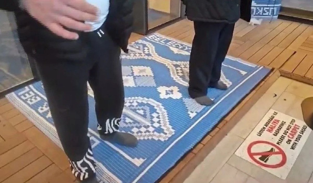 ferdi tayfurun cenazesine ayakkabi hirsizlari dadandi 1 ulFFbzCk