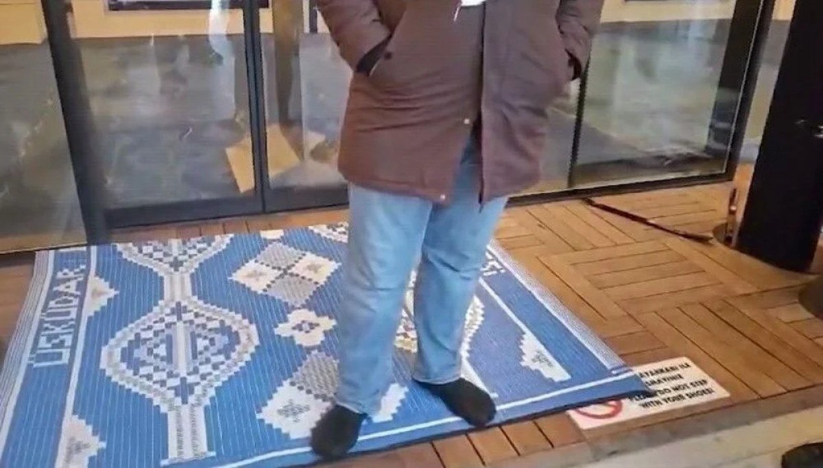 ferdi tayfurun cenazesine ayakkabi hirsizlari dadandi 3 XO6yUluL