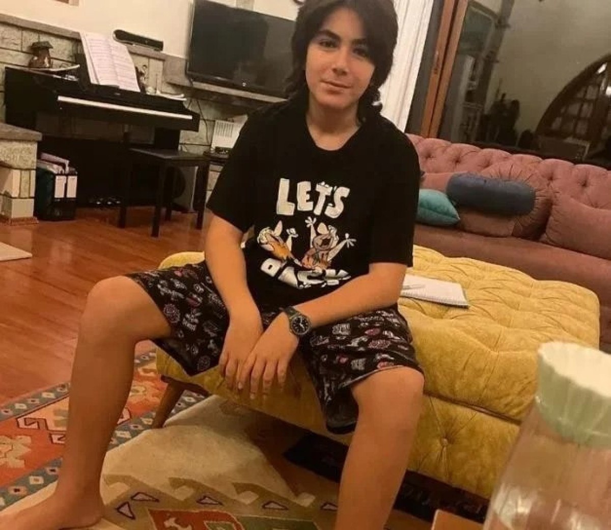 ferdi tayfurun kucuk oglu ferdi tahayi goren bir daha bakti ayni babasinin gencligi 2 9mkTqqyj