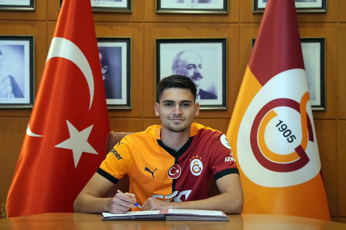 galatasaray iki genc oyuncusunun sozlesmesini uzatti 0 hzYTQUPs