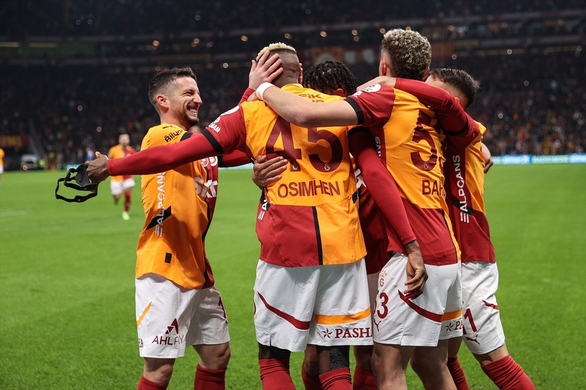 galatasaray yenilmezlik serisini 21 maca cikardi 0 7KdzXyA1