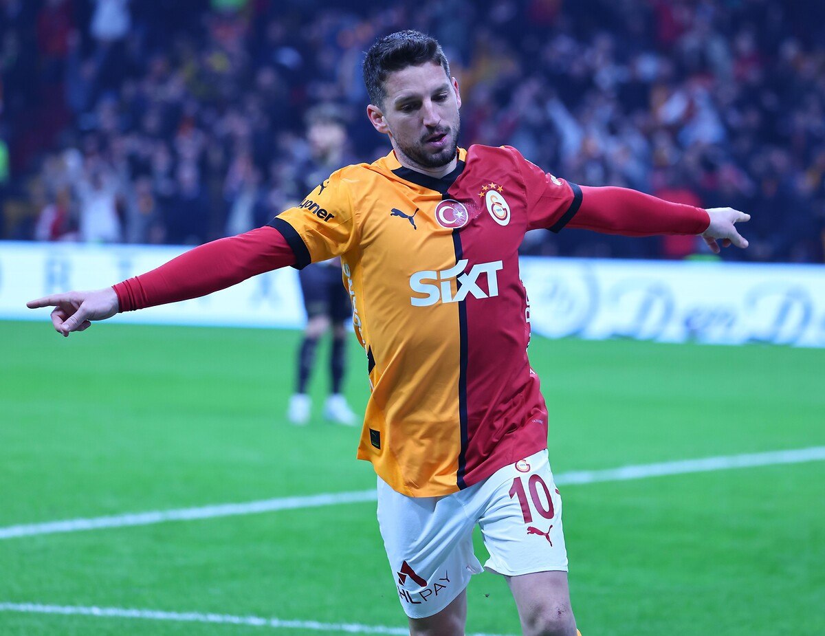 galatasarayda dries mertense kal baskisi 1 4mtTTSFH