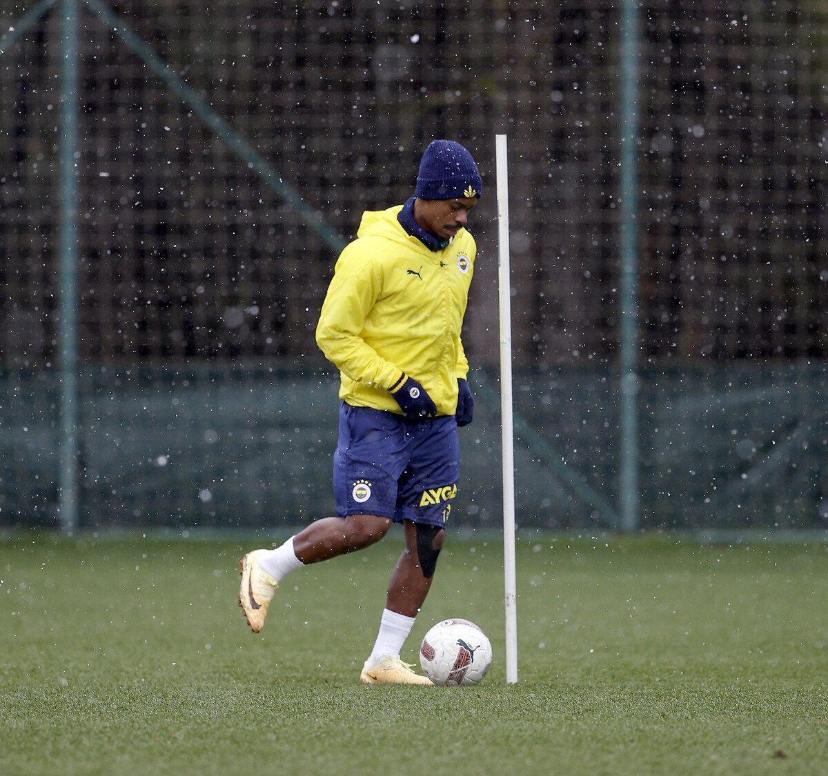 geri dondu lincoln henriqueden fenerbahce paylasimi 1 TSVzivRm
