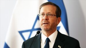 Anasayfa 9 guney kibrisa giden israil cumhurbaskani herzoga protestolu karsilama Ax1DwGRI