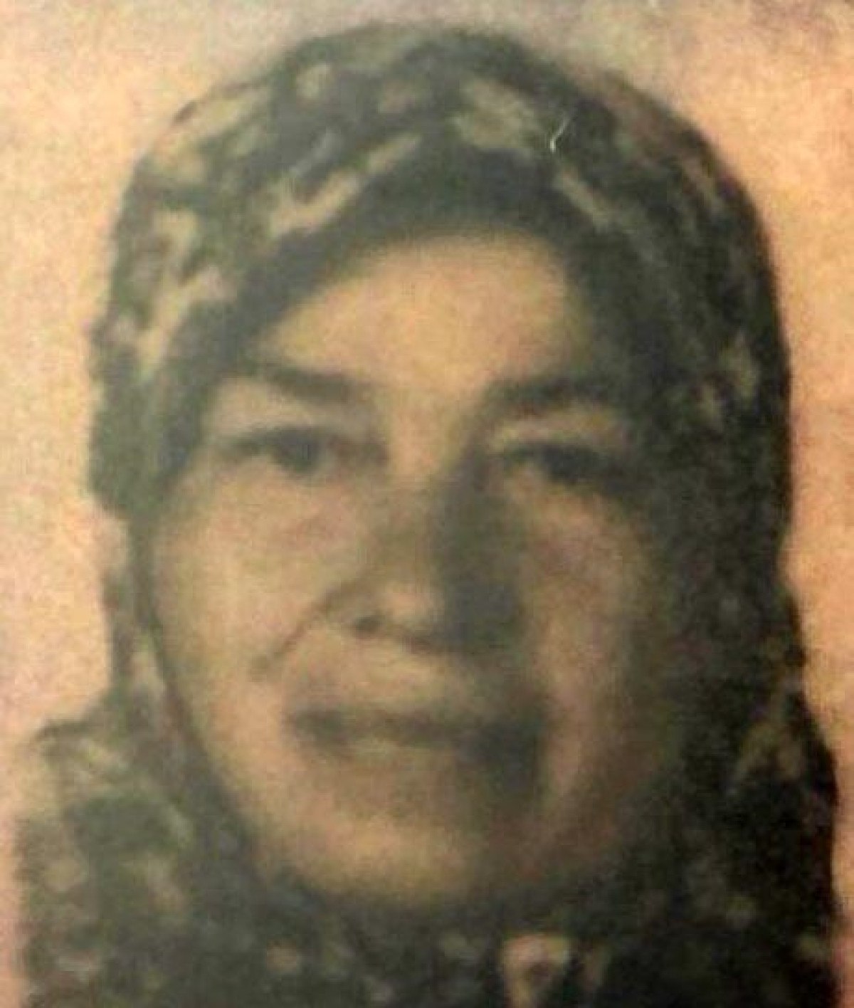 istanbul sariyerde arac yol kenarinda tezgahi olan yasli kadina carpti 3 6e6IaZMe