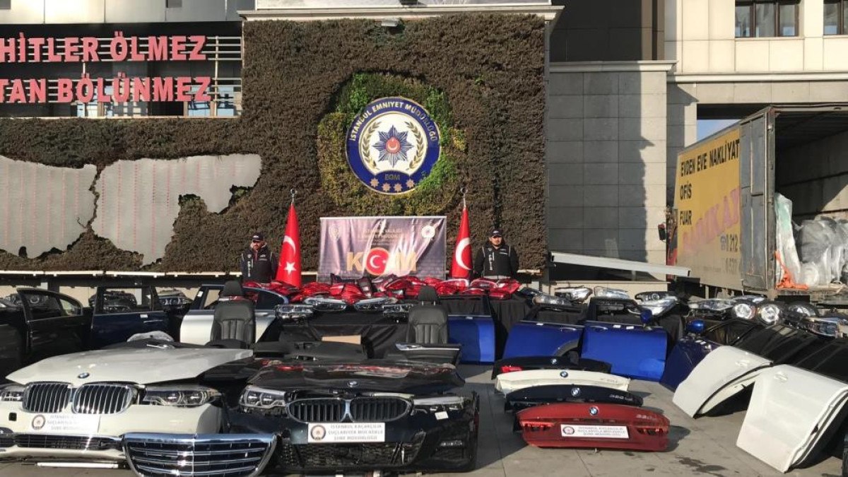 istanbulda 110 milyon liralik kacak oto yedek parcasi ele gecirildi 0 zQ93hy4p