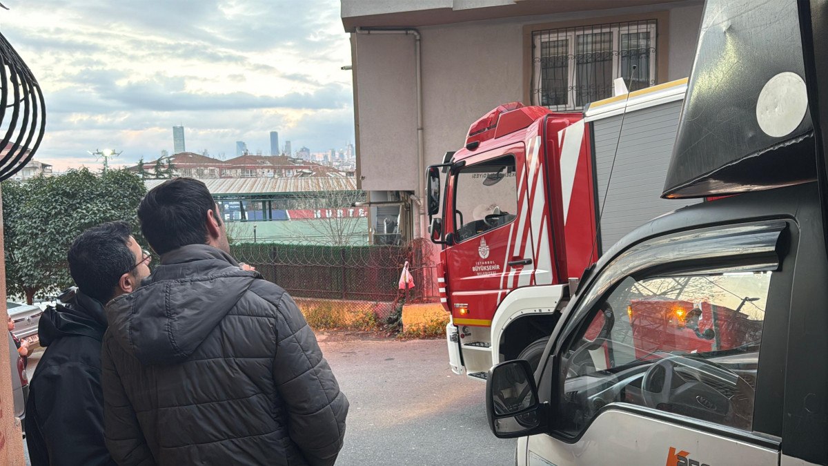 istanbulda camasir makinesi kapiyi kapatinca yardima itfaiye kostu 2 wCDvqGEi