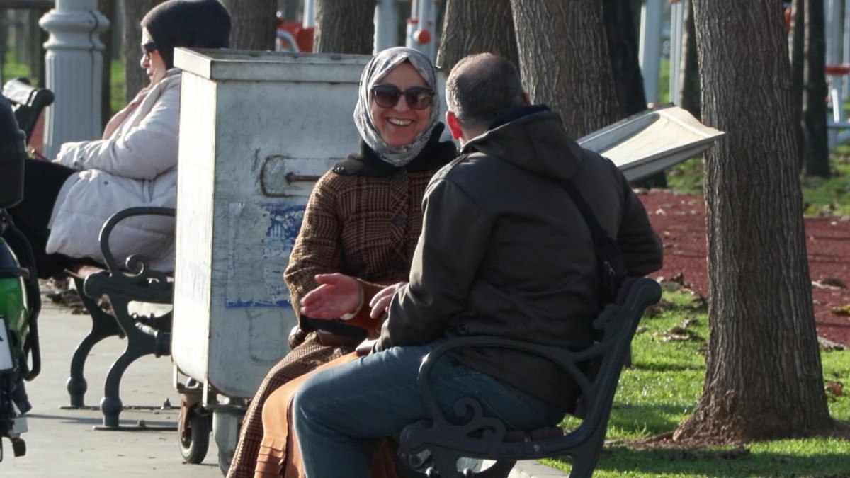 istanbulda guzel havayi firsat bilenler sahilleri doldurdu 3 POGhvWki