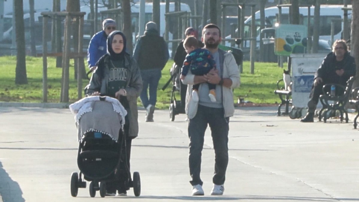 istanbulda guzel havayi firsat bilenler sahilleri doldurdu 5 rsbKcFHI