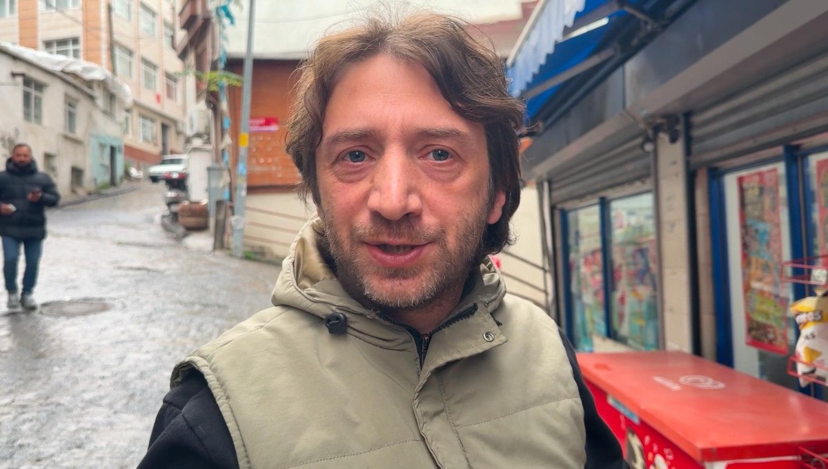 istanbulda marketine kamyonet carpan esnaf bana gecmis olsun 4 CvZAAkKA
