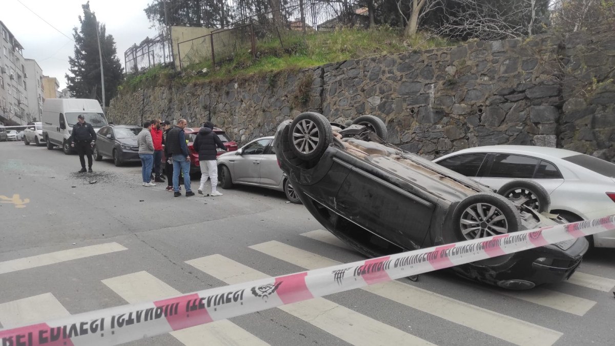 istanbulda park halindeki araclara carpti 3 Ej5z2zns