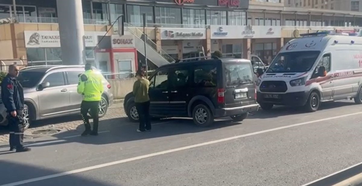 istanbulda yol kavgasinda kan dokuldu 0 MJeYcNln