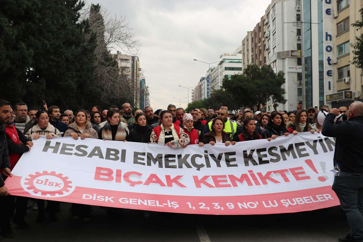 izmir buyuksehir belediyesinde maas krizi isciler eylem yapti 1 KMKe3GCB