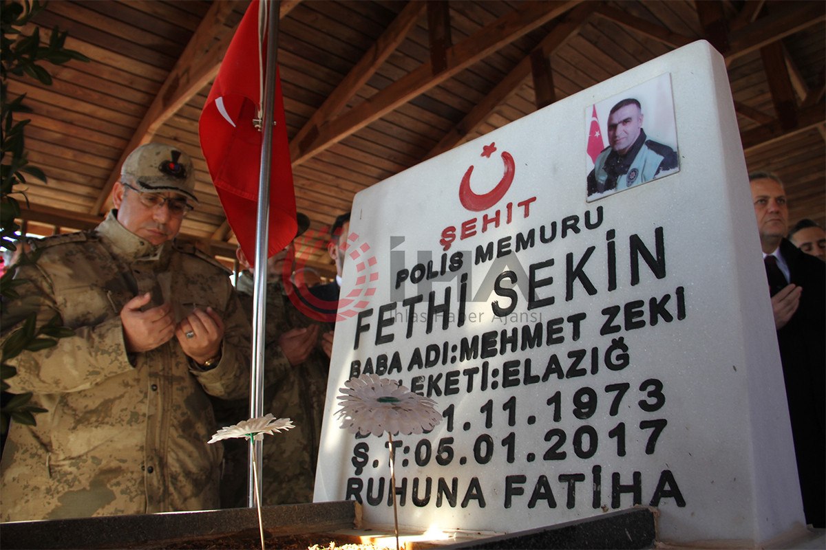 izmirdeki terorist saldiriyi kahramanca onleyen sehit polis memuru fethi sekin derin izler birakti 4 KWLw84iO