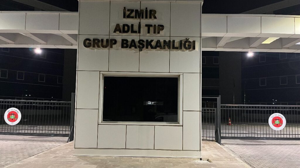 İzmri'de İZBAN beklerken raylara düşen kişiden acı haber 8 izmride izban beklerken raylara dusen kisiden aci haber En2tOLkP