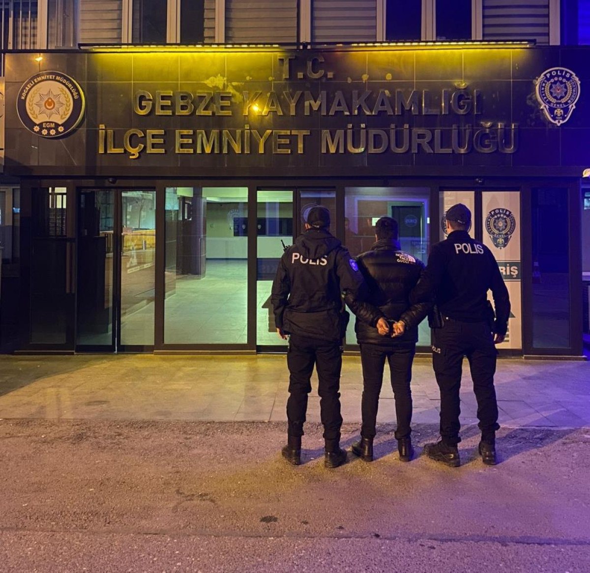kocaelide cesitli suclardan aranan 6 hukumlu operasyonla yakalandi 0 QbusQli2
