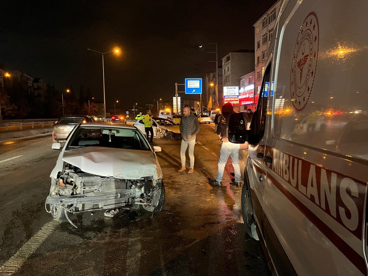 kocaelide yasanan kazada alkollu surucunun aracinin motoru koptu 2 yarali 0 KLPGtTvU