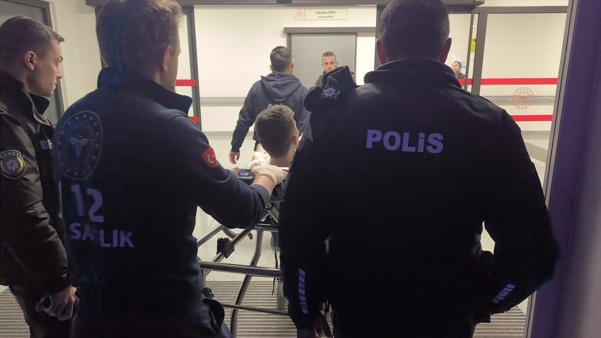 kutahyada silahli saldiri 2 genc yaralandi 0 N7NuXCH5