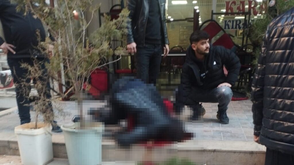 Mardin'de kirli okey takımı kavgası kanlı bitti: 20 yaşındaki Barış öldürüldü 10 mardinde kirli okey takimi kavgasi kanli bitti 20 yasindaki baris olduruldu kC9OOqPV