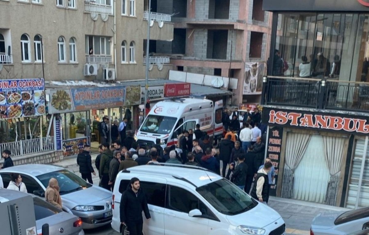 mardinde silah ve bicakli kavgada 3 kisi yaralandi 2 DbEBafVE