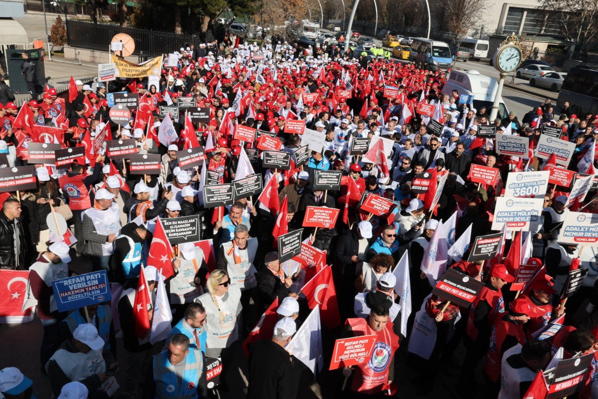 memurlar refah payi istiyor bakanlik onunde eylem yaptilar 3 RzSOUldp