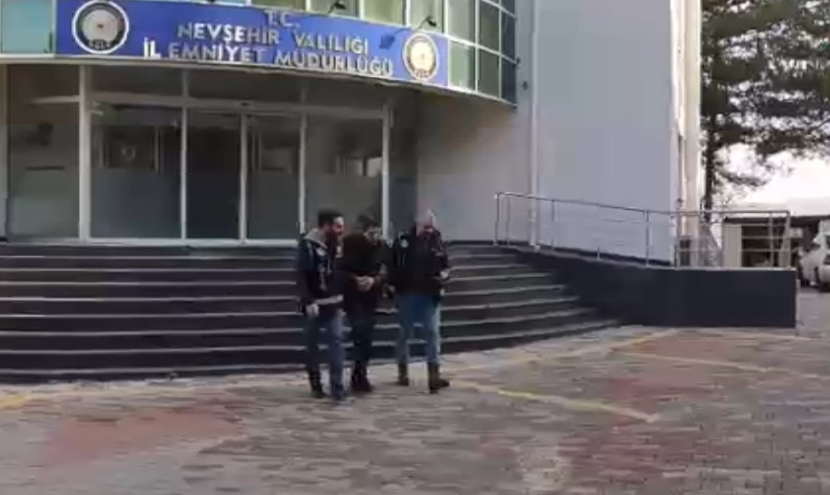 nevsehirde 5 tondan fazla sahte zeytinyagi ele gecirildi 0 vk9ueZir