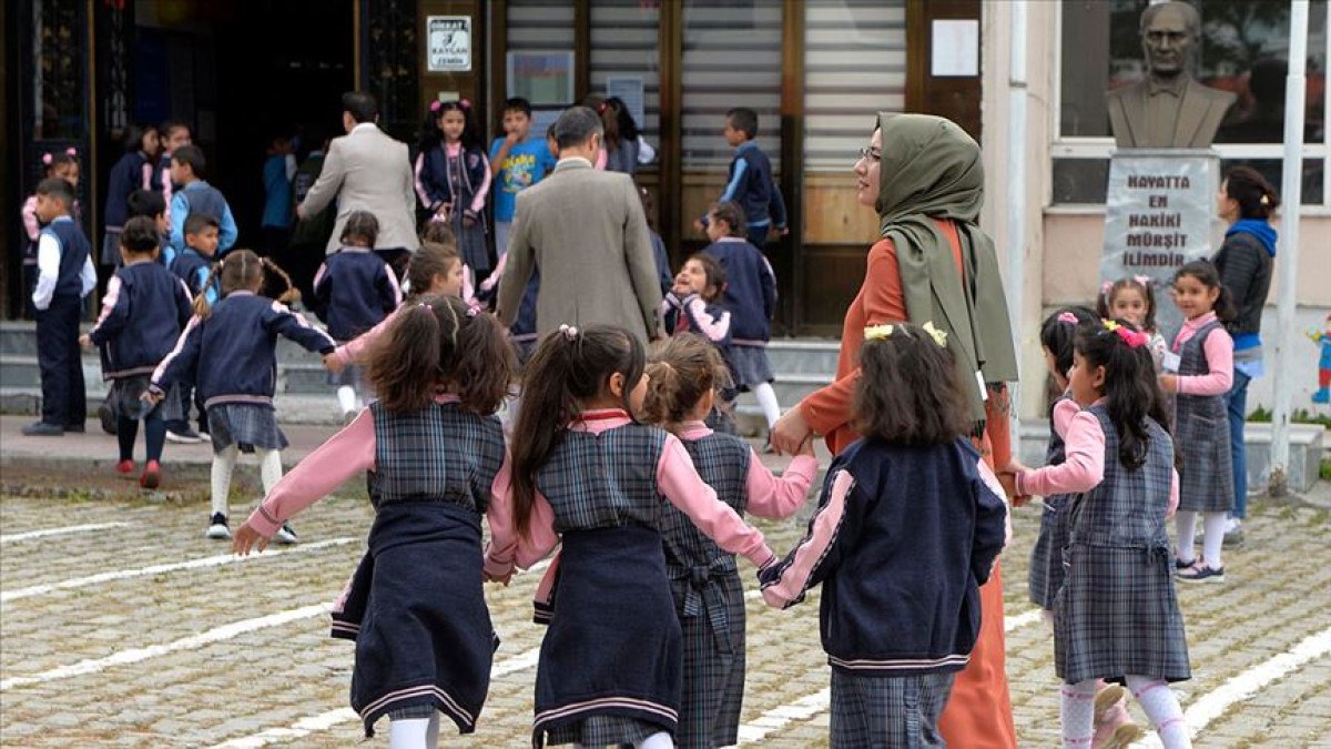 okullar yariyil tatiline senlik haftasiyla girecek 1 8NfFUG85