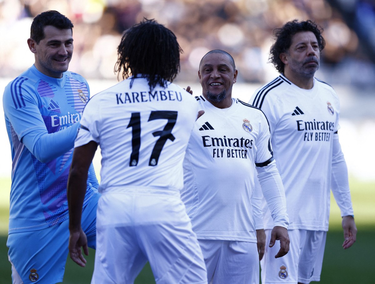 roberto carlos real madrid tesislerinde kalmaya basladi 1 jzfMBsFy