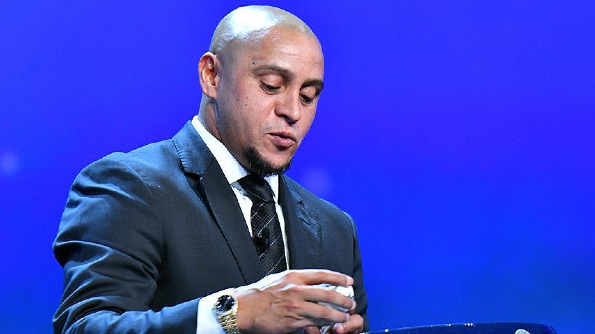 roberto carlos real madrid tesislerinde kalmaya basladi 2 YcL6YXti