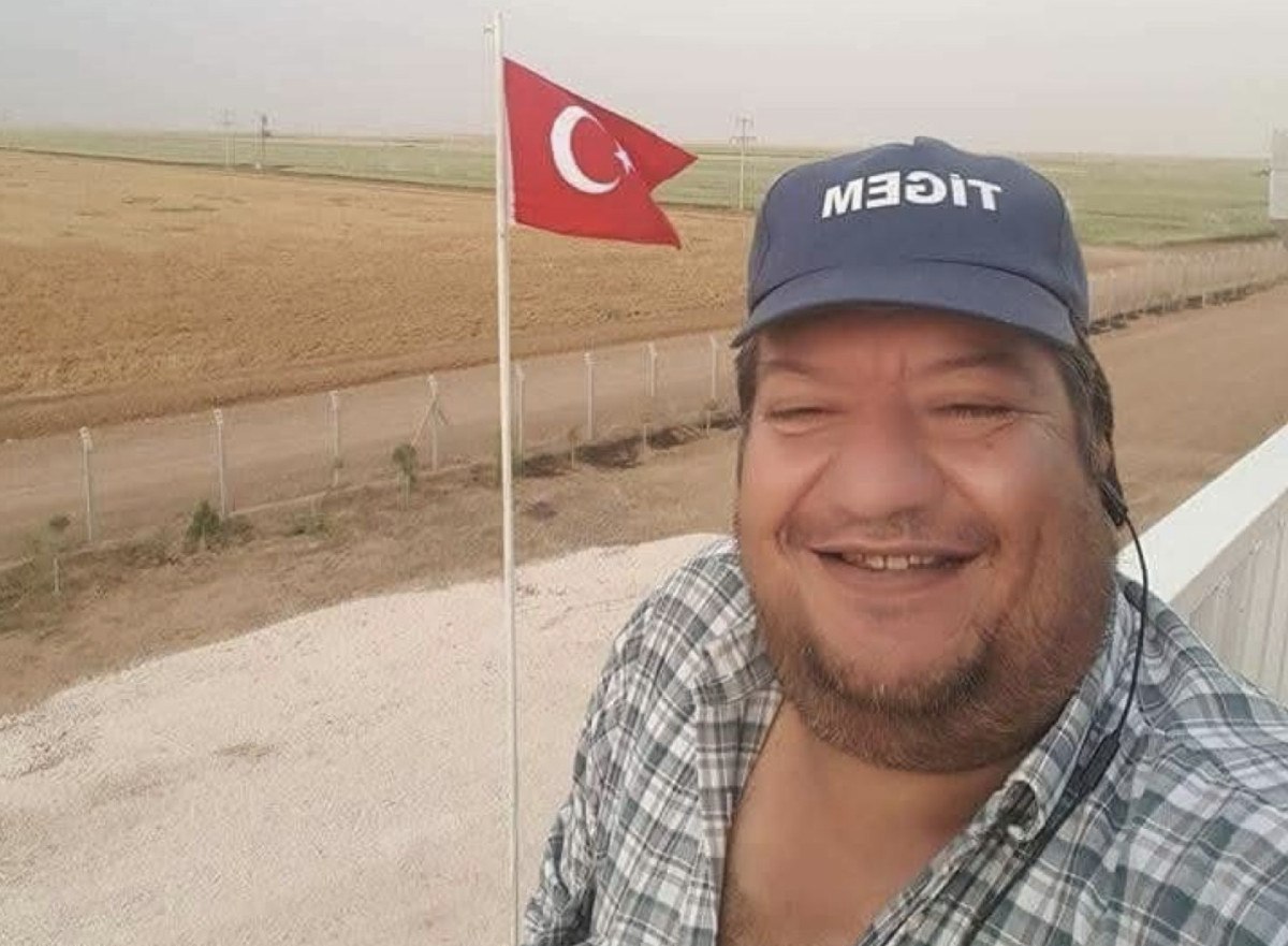 sanliurfada demir yiginina donen otomobilin surucusu hayatini kaybetti 1 IFS87WZF