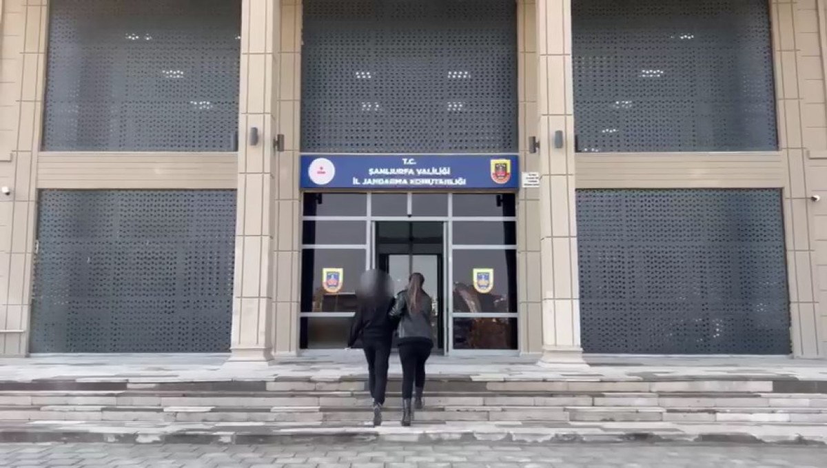 sanliurfada patlayici uzmani kadin terorist suriye sinirinda teslim oldu 1 TVwgJPmU