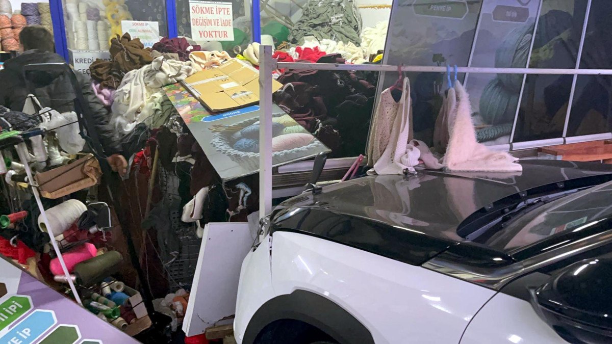 tekirdagda is yerine giren otomobilin carpmasindan son kurtuldular 1 EyK6cqmi