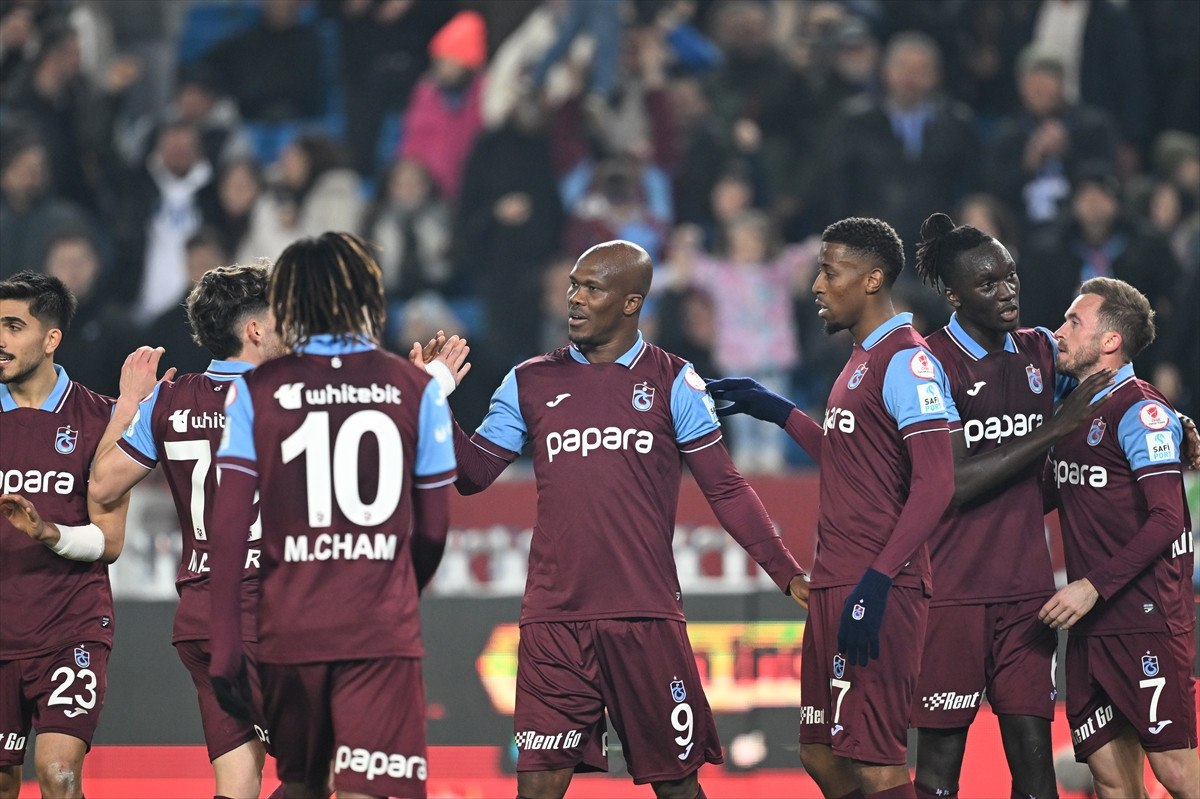 trabzonspor turkiye kupasinda alanyaspora uc atti 3 ZU5KgL79