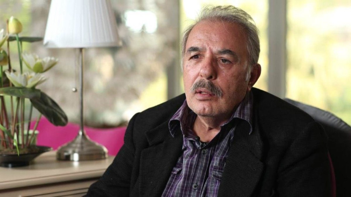 usta sanatci ferdi tayfurun sevenleri kabrine akin etti 7 NaKnyY2i